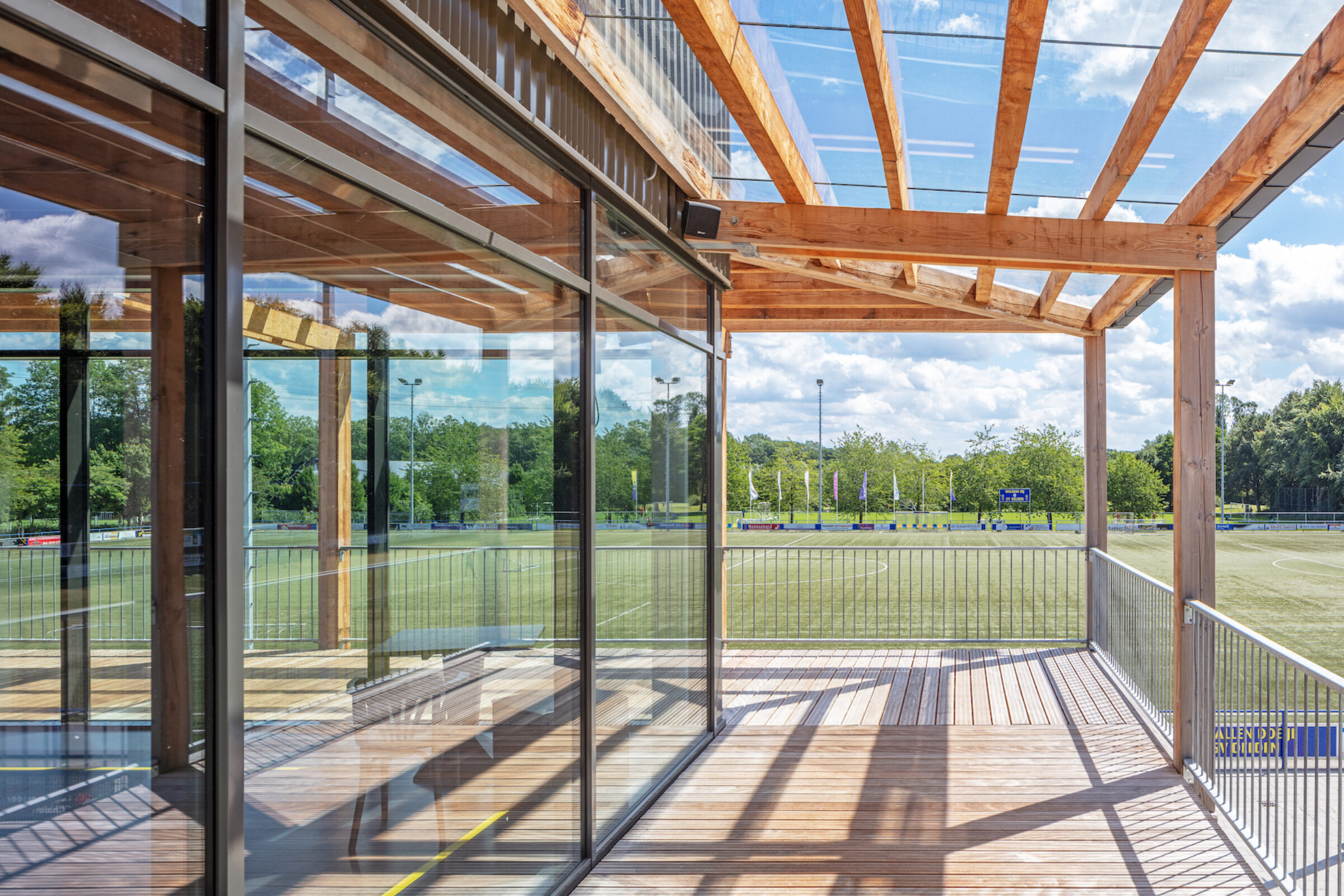 DELDEN SPORTHAL 03 4 R8 A0519